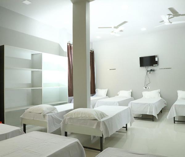 Hotel Sourabh Garden Shirol Zewnętrze zdjęcie