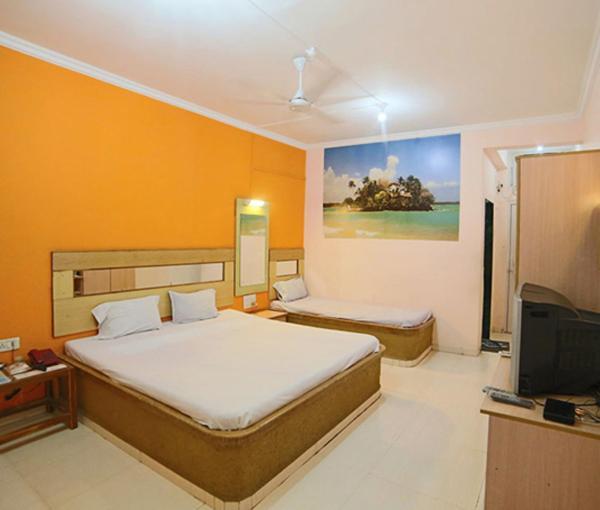 Hotel Sourabh Garden Shirol Zewnętrze zdjęcie