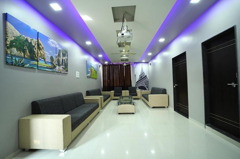 Hotel Sourabh Garden Shirol Zewnętrze zdjęcie